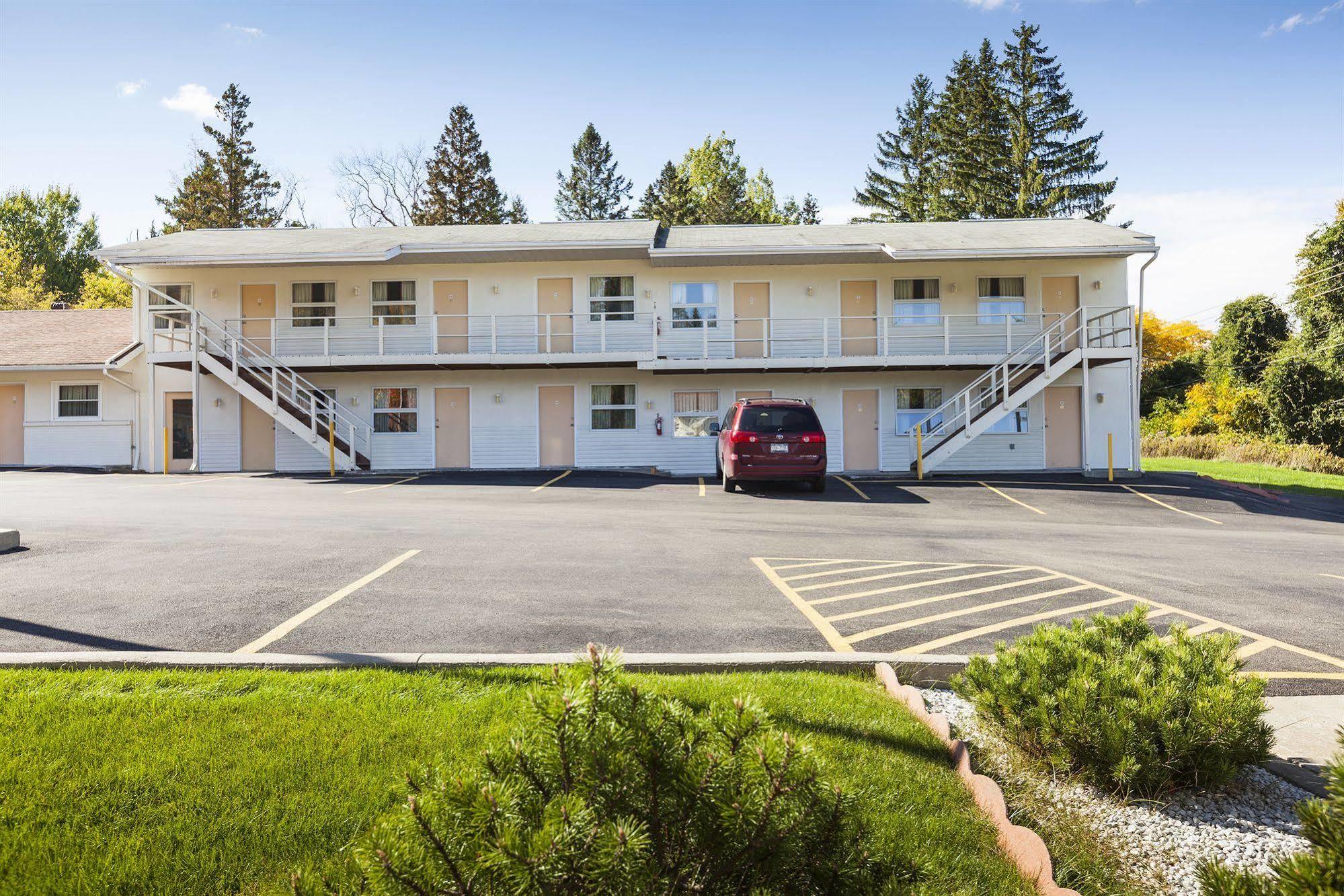 The Springwater Inn Ιθάκη Εξωτερικό φωτογραφία
