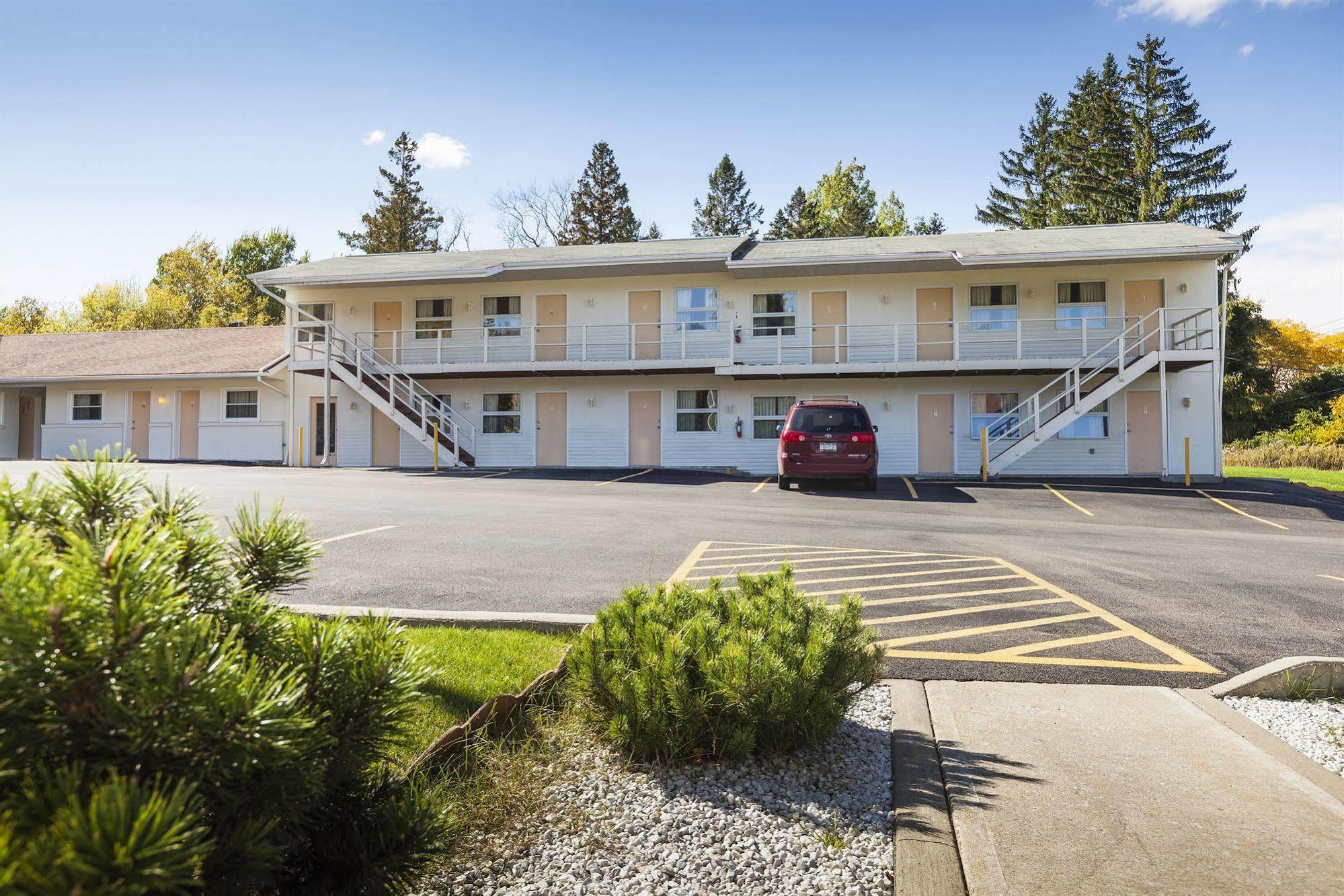 The Springwater Inn Ιθάκη Εξωτερικό φωτογραφία